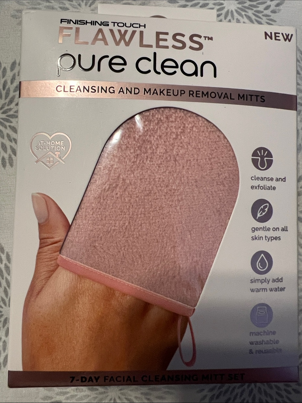 Finishing Touch Flawless Pure Clean  Cleansing and Makeup Removal Mitts